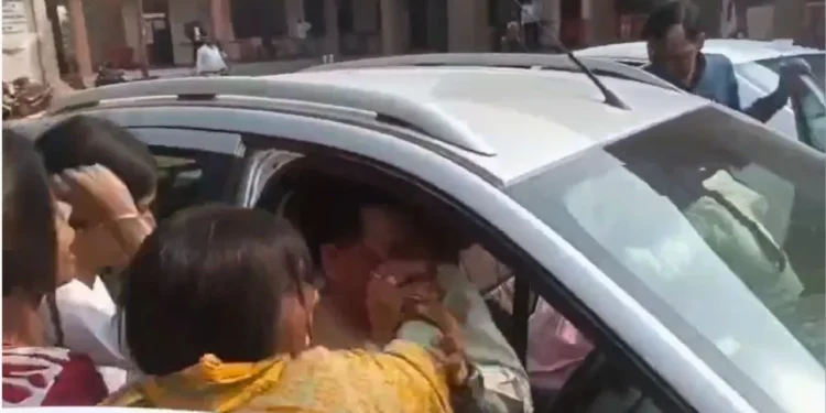 Kanpur News: कानपुर में फॉरेंसिक साइंटिस्ट की सरेआम पिटाई, तीन महिलाओं ने बीच चौराहे पर किया हमला; पुलिस जांच में जुटी 1 ghatampur