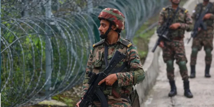 जम्मू-कश्मीर में आतंकी घुसपैठ का बड़ा खतरा: सीमा पार 70 से ज्यादा आतंकी सक्रिय, खुफिया एजेंसियों ने जारी किया 'हाई अलर्ट' 1 loc