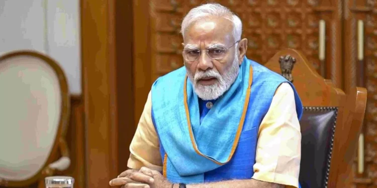गैस संकट पर पीएम मोदी का कड़ा एक्शन! मंत्रियों को दी चेतावनी— &Quot;अफवाह फैलाने वालों को न छोड़ें&Quot;; देश में एलपीजी सप्लाई को लेकर लिया बड़ा फैसला 1 narendra modi 3