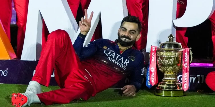 Rcb In Ipl 2026: आरसीबी के पास इतिहास रचने का मौका, 19वें सीजन में खिताब जीतकर मुंबई-चेन्नई की बराबरी की ओर कदम बढ़ाएंगे किंग कोहली 1 rcb 9