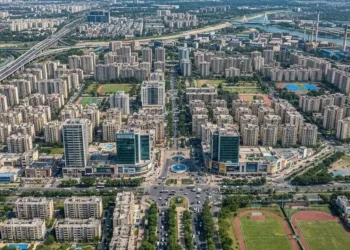 कैसा होगा 'नया आगरा'? 15 लाख लोगों के लिए तैयार हुआ मास्टर प्लान, नोएडा की तर्ज पर बसेंगे 58 गांव! 3 up news 1280 720 2026 03 04t112144.164