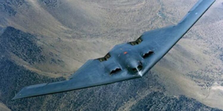 B-2 बॉम्बर वीडियो से बढ़ी ईरान पर अमेरिकी हमले की अटकलें, स्काविनो की पोस्ट चर्चा में 1 1869 b 2 142208590596221082 782900838096307027 494473 364695329897 181421941 1
