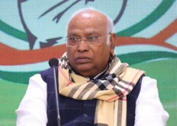 कांग्रेस अध्यक्ष मल्लिकार्जुन खरगे के खिलाफ वारंट जारी, कोर्ट ने पेश होने का दिया आदेश; जानिए पूरा मामला 2 5094 008406711849497520084597 415997651054777111610 299063197231800127013