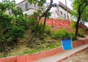 मणिपर्वत से शुरू होता अयोध्या का विश्वप्रसिद्ध झूलनोत्सव, सावन में उमड़ती आस्था 3 8 23 780x470 1 1