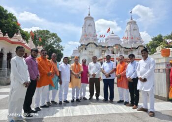 गुरु पूर्णिमा पर मुख्यमंत्री योगी आदित्यनाथ से मिले गोरक्षनाथ सनातन संघ के पदाधिकारी, लिया आशीर्वाद 2 IMG 20260729 WA0016