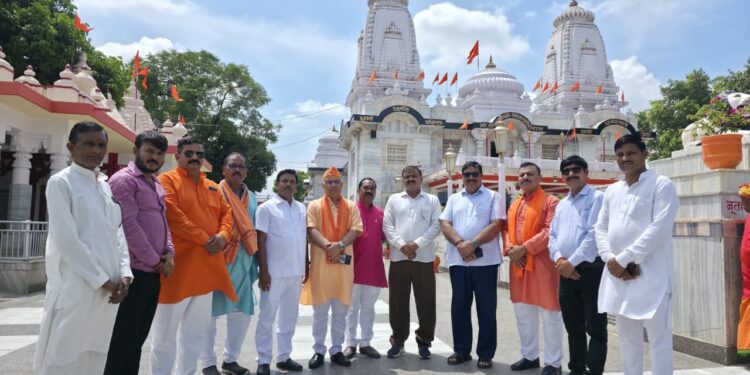 गुरु पूर्णिमा पर मुख्यमंत्री योगी आदित्यनाथ से मिले गोरक्षनाथ सनातन संघ के पदाधिकारी, लिया आशीर्वाद 1 IMG 20260729 WA0016