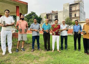 ग्रेटर नोएडा के सेक्टर जू-2 में हुआ वृक्षारोपण अभियान, पर्यावरण संरक्षण का दिया संदेश 2 IMG 20260719 113606