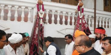 मुख्यमंत्री डॉ. यादव ने उज्जैन में वाल्मीकि धाम आश्रम में किया छड़ी-पूजन