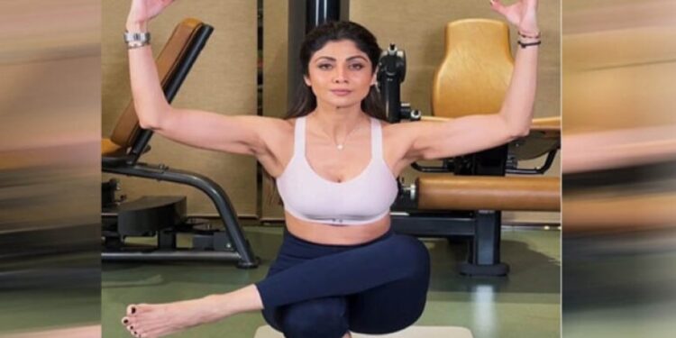 शिल्पा शेट्टी ने किया चैलेंजिंग बैलेंस पोज, फैंस को दिया नया फिटनेस चैलेंज 1 6944 828983790529427612 483819255593179779 597979 722784279983 757066461