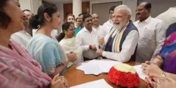 शेर की दहाड़ है प्यारे… Sayani Ghosh ने PM Modi के साथ शेयर की तस्वीर, जानिए कैप्शन में क्या लिखा