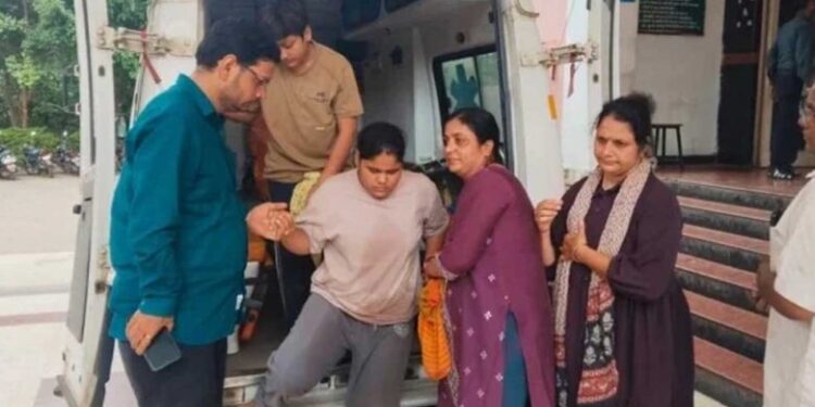 उज्जैन महाकाल में भगदड़ जैसी स्थिति, नागचंद्रेश्वर मंदिर दर्शन के दौरान कई श्रद्धालु घायल 1 865 337485552638613330 124589201241891138 597364330 029752392481488 565