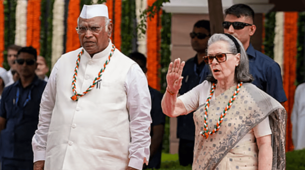 वंदे मातरम पर फिर गरमाई सियासत, अमित शाह के हमले के बाद जयराम रमेश ने किया पलटवार 1 Capture