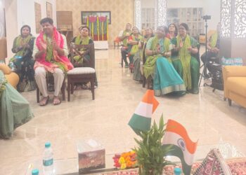 सावनोत्सव में बही काव्य की फुहार, हरित परिधानों में सजे कवि और साहित्यप्रेमी 2 IMG 20260819 WA0006
