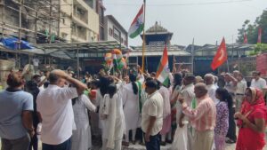 Sanatani Vinod Kumar Bindal ने तीन संस्थानों में फहराया तिरंगा, दिखी राष्ट्रभक्ति 2 WhatsApp Image 2026 08 18 at 2.34.23 PM