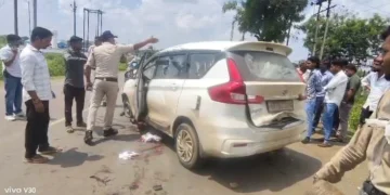सागर में भीषण सड़क हादसा: बस और कार की आमने-सामने टक्कर, तीन लोगों की मौत; चालक फरार