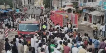 सतना में बहुमंजिला इमारत में भीषण आग, तीन लोगों का रेस्क्यू; कई के फंसे होने की सूचना