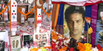 Zubeen Garg Death Anniversary: पहली बरसी पर उमड़ा फैंस का सैलाब, सोनापुर में दी गई श्रद्धांजलि