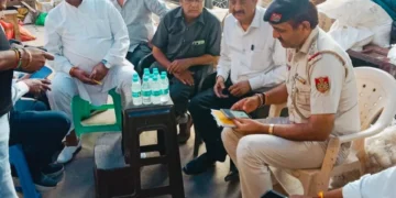 न्यू कोंडली मार्केट में यातायात सुधारने को लेकर बैठक, 15 ट्रैफिक मार्शल देने पर सहमति
