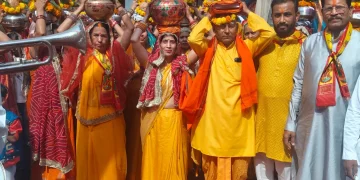 खोड़ा के हिमालय एंक्लेव में भव्य कलश यात्रा के साथ श्रीमद्भागवत कथा का शुभारंभ